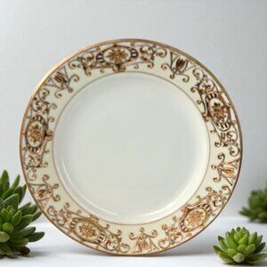 Noritake 175 Luncheon Plate 8 1/4” Round Gold Christmas Ball